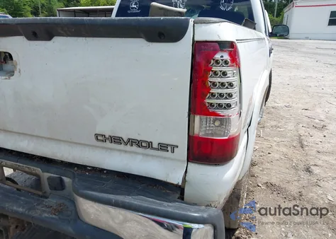 2003 Chevrolet Silverado 1500Hd Ls z USA, uszkodzony, nr VIN 1GCGK13U23F157723